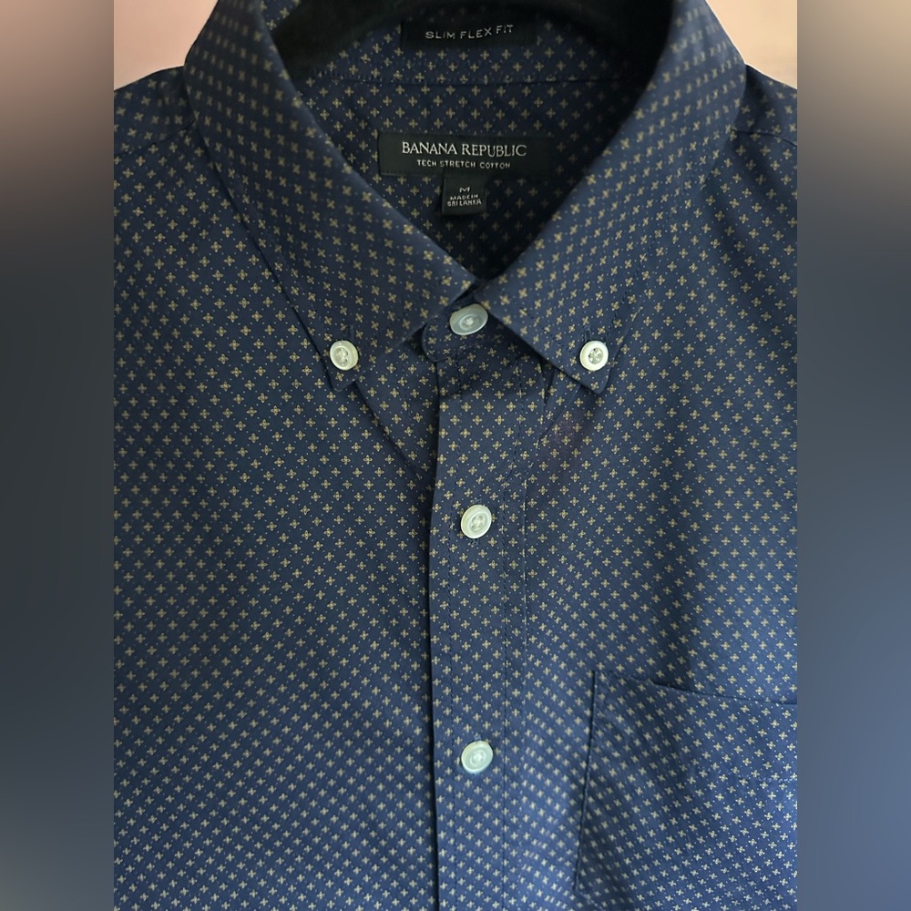 Banana Republic Slim Flex Fit Button-Up Shirt – Men’s Medium - Picture 4 of 10
